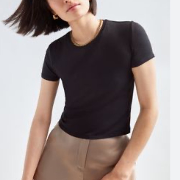 Babaton Everyday Tshirt - Picture 3 of 4